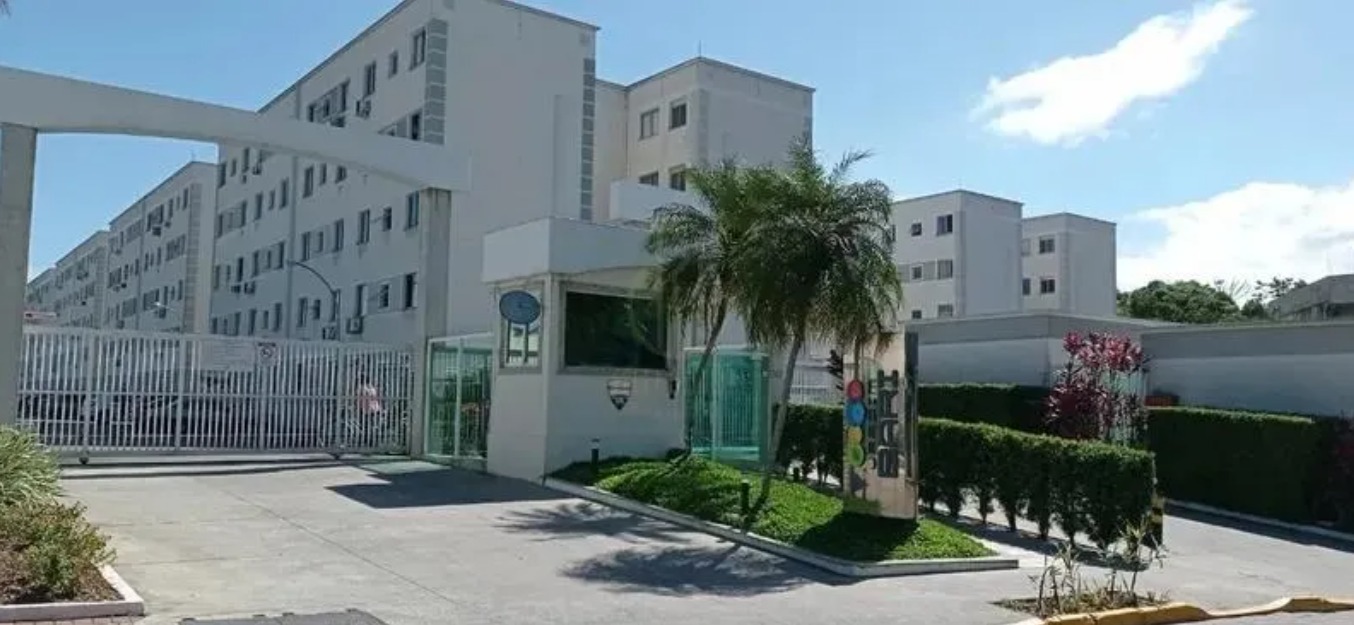 Apartamento em Residencial Fechado